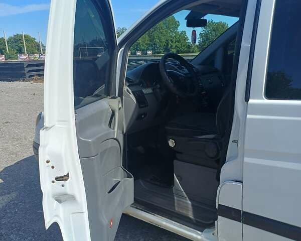 Мерседес Вито 2009 в Виннице на Automoto.ua Белый Мерседес Вито, объемом двигателя 2.15 л и пробегом 276 тыс. км за 9900 $, фото 10 на Automoto.ua