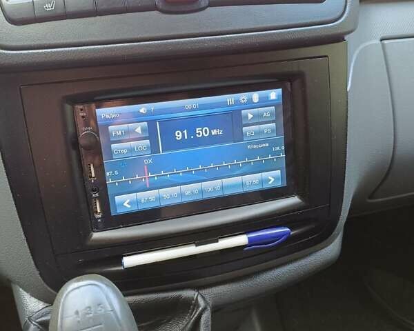 Белый Мерседес Вито, объемом двигателя 2.15 л и пробегом 337 тыс. км за 10600 $, фото 22 на Automoto.ua