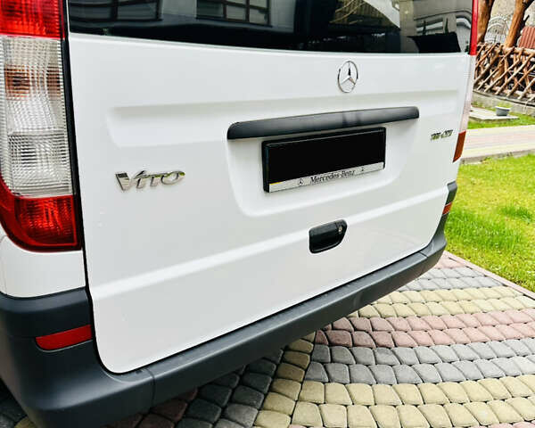 Белый Мерседес Вито, объемом двигателя 2.2 л и пробегом 237 тыс. км за 9500 $, фото 17 на Automoto.ua