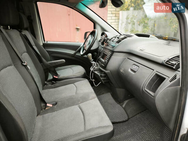 Белый Мерседес Вито, объемом двигателя 2.1 л и пробегом 261 тыс. км за 9000 $, фото 15 на Automoto.ua