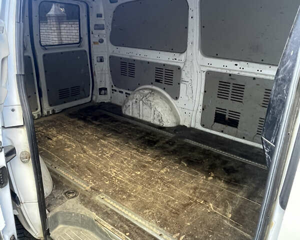 Белый Мерседес Вито, объемом двигателя 2.2 л и пробегом 340 тыс. км за 7300 $, фото 19 на Automoto.ua