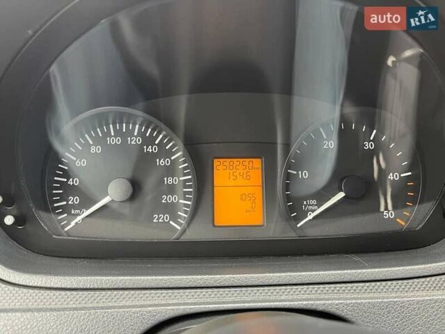 Белый Мерседес Вито, объемом двигателя 2.14 л и пробегом 258 тыс. км за 12990 $, фото 16 на Automoto.ua