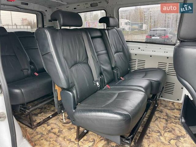 Белый Мерседес Вито, объемом двигателя 2.14 л и пробегом 258 тыс. км за 10990 $, фото 9 на Automoto.ua