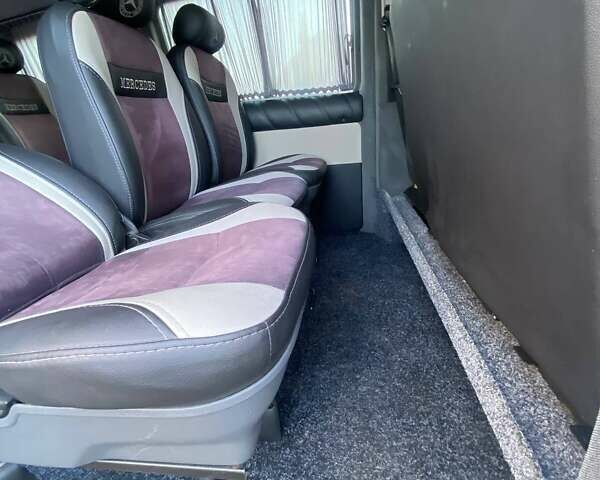 Белый Мерседес Вито, объемом двигателя 2.15 л и пробегом 207 тыс. км за 14000 $, фото 2 на Automoto.ua