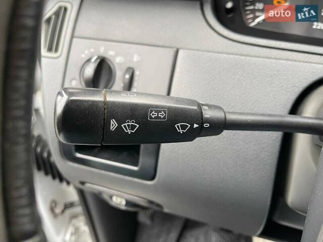 Белый Мерседес Вито, объемом двигателя 2.14 л и пробегом 258 тыс. км за 12990 $, фото 44 на Automoto.ua