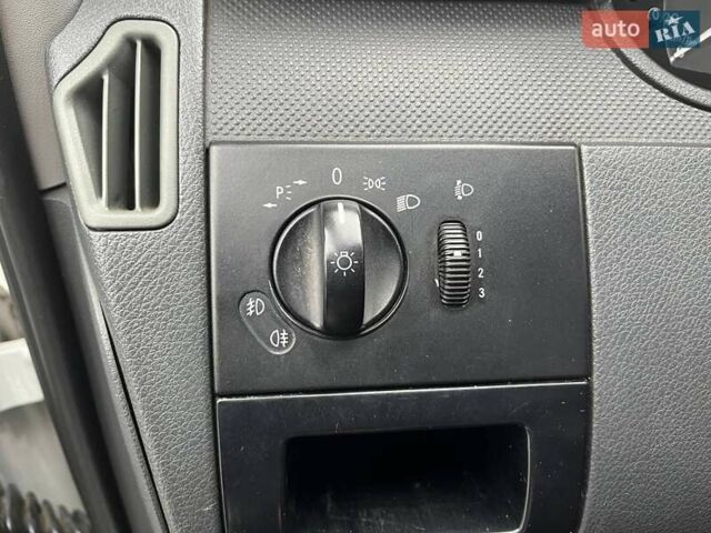 Белый Мерседес Вито, объемом двигателя 2.14 л и пробегом 258 тыс. км за 12990 $, фото 14 на Automoto.ua