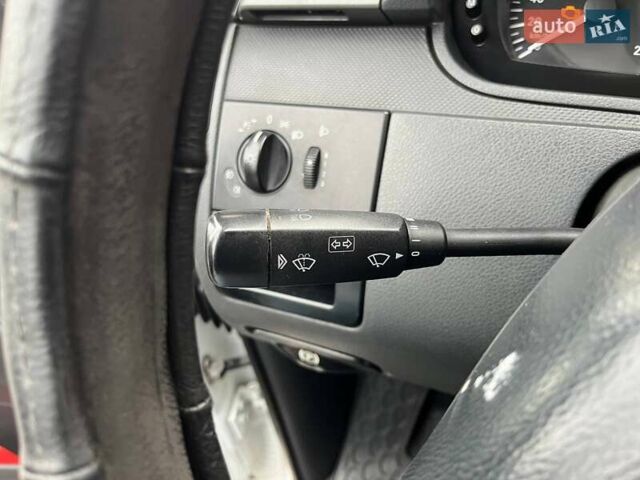 Белый Мерседес Вито, объемом двигателя 2.14 л и пробегом 258 тыс. км за 12990 $, фото 15 на Automoto.ua