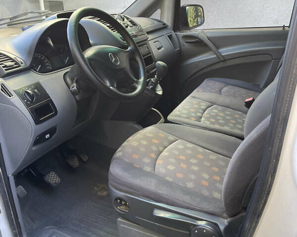 Белый Мерседес Вито, объемом двигателя 2.2 л и пробегом 340 тыс. км за 7300 $, фото 15 на Automoto.ua