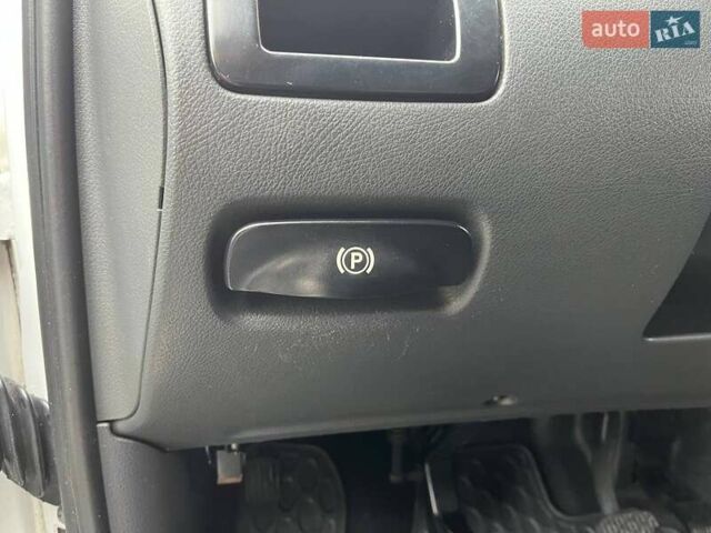 Белый Мерседес Вито, объемом двигателя 2.14 л и пробегом 258 тыс. км за 12990 $, фото 13 на Automoto.ua