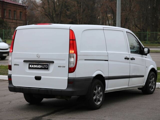 Белый Мерседес Вито, объемом двигателя 2.2 л и пробегом 528 тыс. км за 9900 $, фото 5 на Automoto.ua