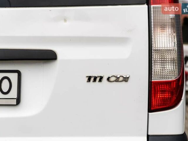 Білий Мерседес Віто, об'ємом двигуна 2.15 л та пробігом 340 тис. км за 9999 $, фото 9 на Automoto.ua