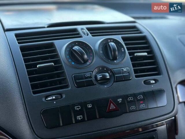 Белый Мерседес Вито, объемом двигателя 2.14 л и пробегом 200 тыс. км за 12000 $, фото 19 на Automoto.ua