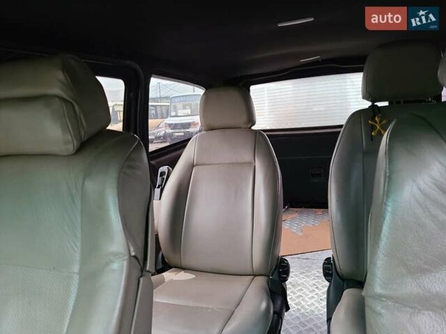 Белый Мерседес Вито, объемом двигателя 2.2 л и пробегом 294 тыс. км за 10500 $, фото 1 на Automoto.ua