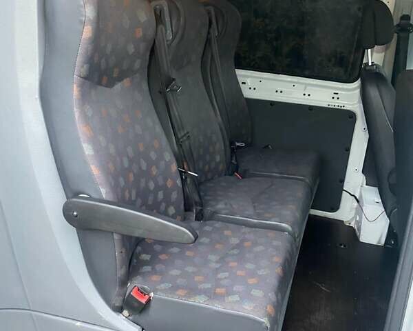 Белый Мерседес Вито, объемом двигателя 2.14 л и пробегом 211 тыс. км за 12500 $, фото 21 на Automoto.ua