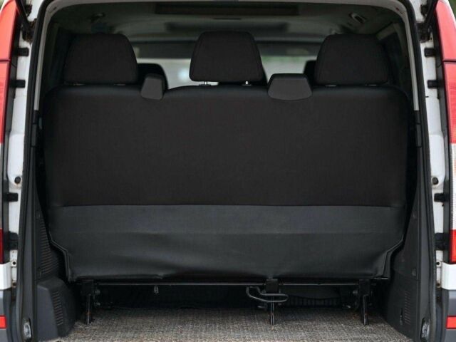 Мерседес Вито 2011 в Кременчуге на Automoto.ua Белый Мерседес Вито, объемом двигателя 2.2 л и пробегом 203 тыс. км за 8950 $, фото 7 на Automoto.ua