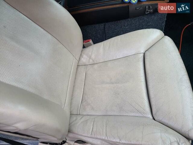 Белый Мерседес Вито, объемом двигателя 2.2 л и пробегом 294 тыс. км за 10500 $, фото 6 на Automoto.ua