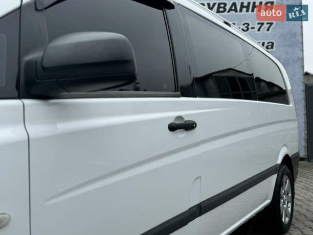 Белый Мерседес Вито, объемом двигателя 2.14 л и пробегом 292 тыс. км за 11750 $, фото 4 на Automoto.ua