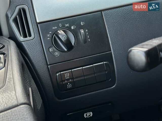 Белый Мерседес Вито, объемом двигателя 2.14 л и пробегом 331 тыс. км за 13600 $, фото 24 на Automoto.ua