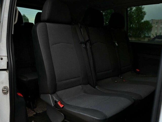 Мерседес Вито 2011 в Кременчуге на Automoto.ua Белый Мерседес Вито, объемом двигателя 2.2 л и пробегом 203 тыс. км за 8950 $, фото 3 на Automoto.ua