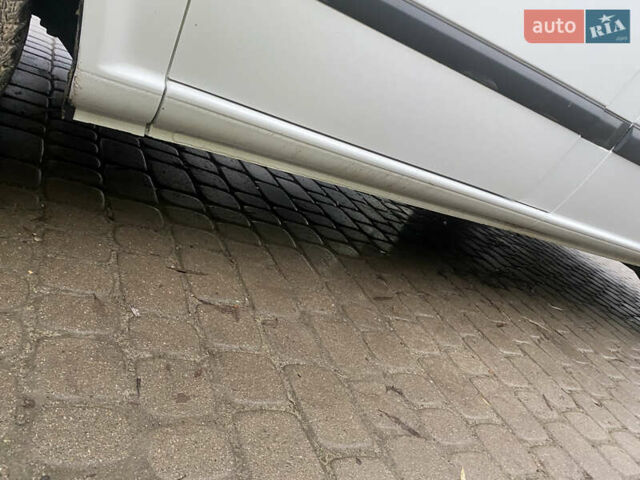 Белый Мерседес Вито, объемом двигателя 2.14 л и пробегом 211 тыс. км за 12500 $, фото 14 на Automoto.ua