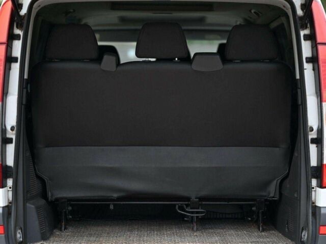 Білий Мерседес Віто, об'ємом двигуна 2.2 л та пробігом 203 тис. км за 8300 $, фото 17 на Automoto.ua