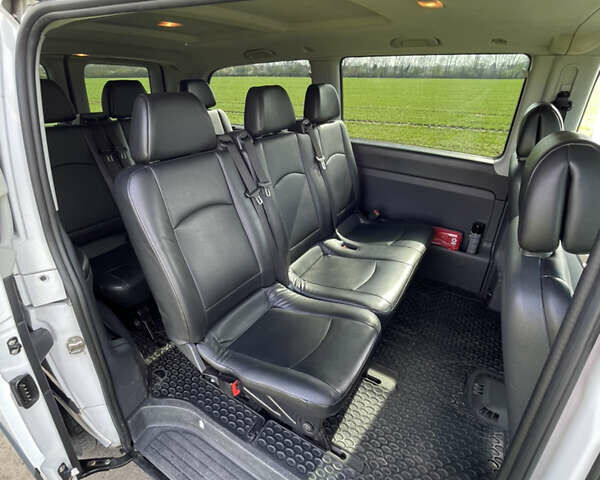 Белый Мерседес Вито, объемом двигателя 2.14 л и пробегом 330 тыс. км за 14900 $, фото 6 на Automoto.ua