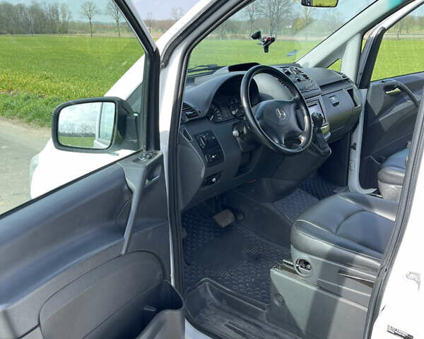 Белый Мерседес Вито, объемом двигателя 2.14 л и пробегом 330 тыс. км за 14900 $, фото 9 на Automoto.ua