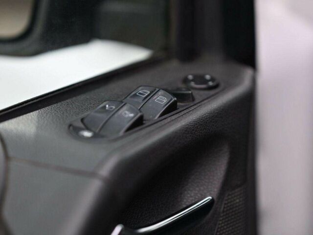 Мерседес Вито 2011 в Кременчуге на Automoto.ua Белый Мерседес Вито, объемом двигателя 2.2 л и пробегом 203 тыс. км за 8950 $, фото 18 на Automoto.ua