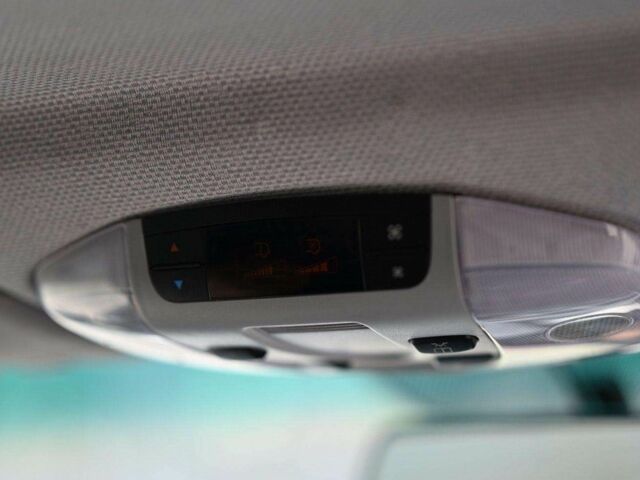 Мерседес Вито 2011 в Кременчуге на Automoto.ua Белый Мерседес Вито, объемом двигателя 2.2 л и пробегом 203 тыс. км за 8950 $, фото 6 на Automoto.ua