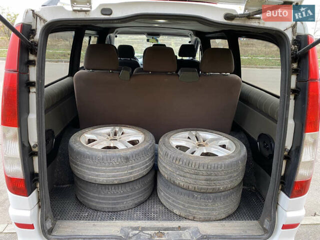 Белый Мерседес Вито, объемом двигателя 2.14 л и пробегом 223 тыс. км за 11300 $, фото 12 на Automoto.ua