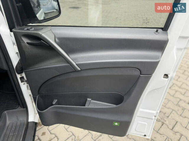 Белый Мерседес Вито, объемом двигателя 2.14 л и пробегом 292 тыс. км за 11750 $, фото 46 на Automoto.ua