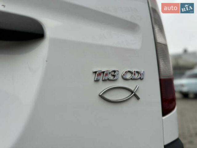 Белый Мерседес Вито, объемом двигателя 2.14 л и пробегом 292 тыс. км за 11750 $, фото 57 на Automoto.ua