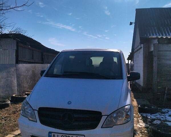 Белый Мерседес Вито, объемом двигателя 2.2 л и пробегом 294 тыс. км за 10500 $, фото 4 на Automoto.ua