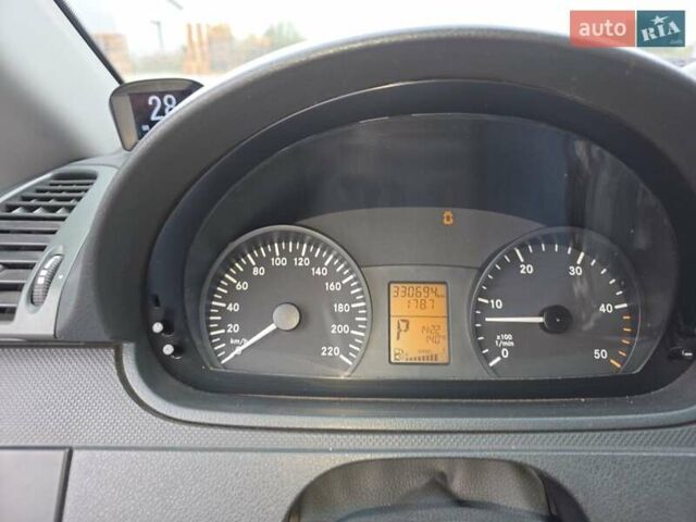 Мерседес Вито 2011 в Львове на Automoto.ua Белый Мерседес Вито, объемом двигателя 2.99 л и пробегом 485 тыс. км за 14000 $, фото 6 на Automoto.ua