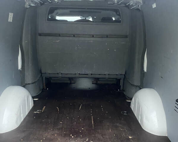 Белый Мерседес Вито, объемом двигателя 2.14 л и пробегом 211 тыс. км за 12500 $, фото 16 на Automoto.ua