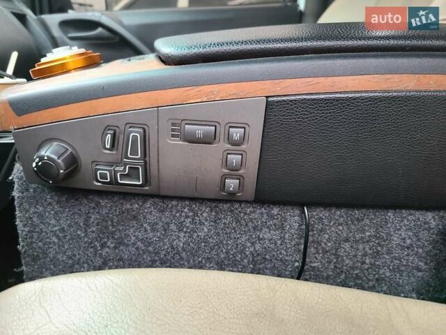 Белый Мерседес Вито, объемом двигателя 2.2 л и пробегом 294 тыс. км за 10500 $, фото 3 на Automoto.ua