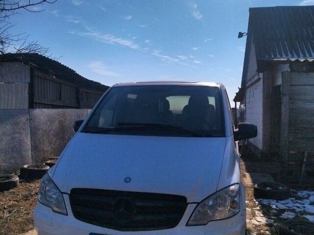 Белый Мерседес Вито, объемом двигателя 2.1 л и пробегом 294 тыс. км за 11000 $, фото 1 на Automoto.ua