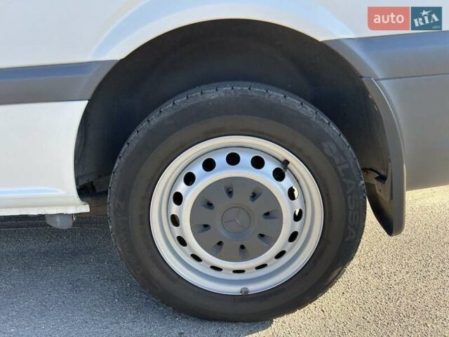Білий Мерседес Віто, об'ємом двигуна 2.14 л та пробігом 374 тис. км за 9000 $, фото 27 на Automoto.ua