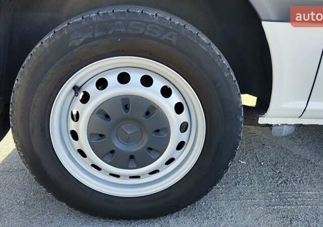 Білий Мерседес Віто, об'ємом двигуна 2.14 л та пробігом 374 тис. км за 9000 $, фото 22 на Automoto.ua