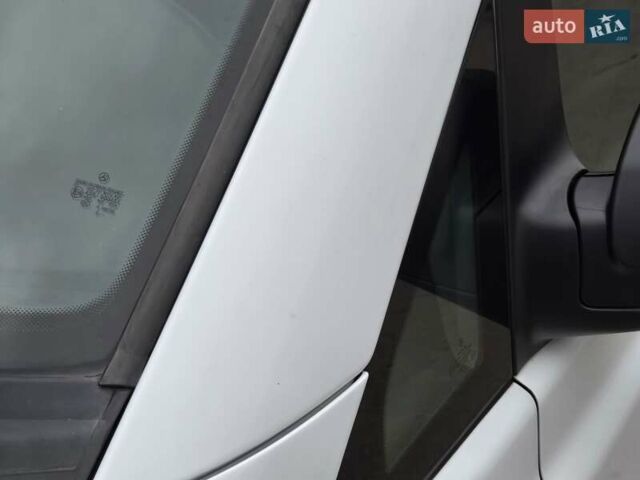 Білий Мерседес Віто, об'ємом двигуна 2.14 л та пробігом 201 тис. км за 18200 $, фото 11 на Automoto.ua