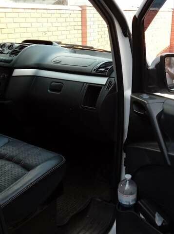 Мерседес Вито 2012 в Одессе на Automoto.ua Белый Мерседес Вито, объемом двигателя 2.14 л и пробегом 220 тыс. км за 12500 $, фото 12 на Automoto.ua