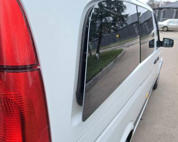 Білий Мерседес Віто, об'ємом двигуна 2.14 л та пробігом 201 тис. км за 18200 $, фото 27 на Automoto.ua
