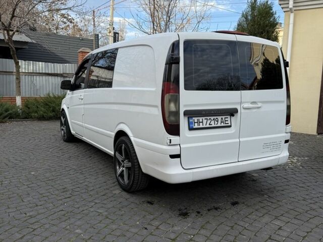 Белый Мерседес Вито, объемом двигателя 2.1 л и пробегом 300 тыс. км за 11000 $, фото 4 на Automoto.ua