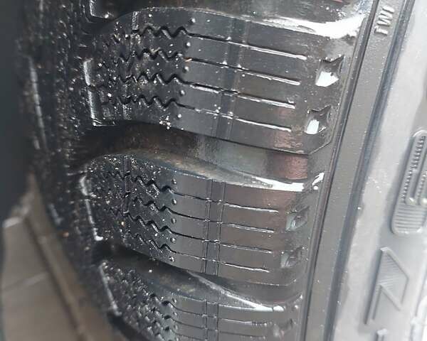 Белый Мерседес Вито, объемом двигателя 2.14 л и пробегом 274 тыс. км за 13000 $, фото 7 на Automoto.ua