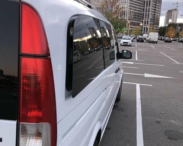 Белый Мерседес Вито, объемом двигателя 2.14 л и пробегом 290 тыс. км за 15200 $, фото 3 на Automoto.ua