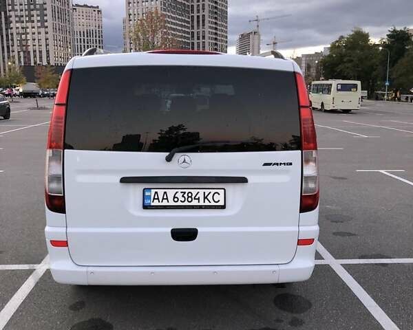 Белый Мерседес Вито, объемом двигателя 2.14 л и пробегом 290 тыс. км за 15200 $, фото 2 на Automoto.ua