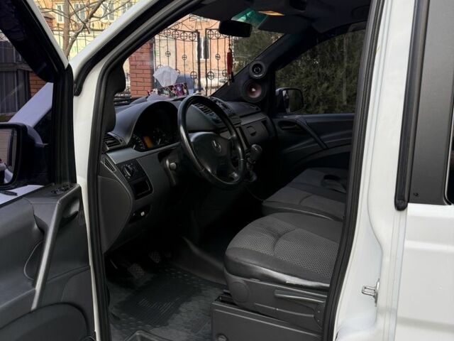 Белый Мерседес Вито, объемом двигателя 2.1 л и пробегом 300 тыс. км за 11000 $, фото 6 на Automoto.ua