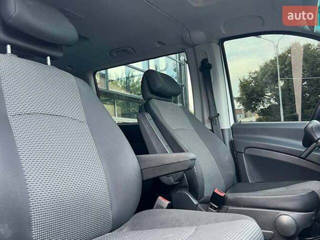 Белый Мерседес Вито, объемом двигателя 2.14 л и пробегом 252 тыс. км за 13900 $, фото 14 на Automoto.ua