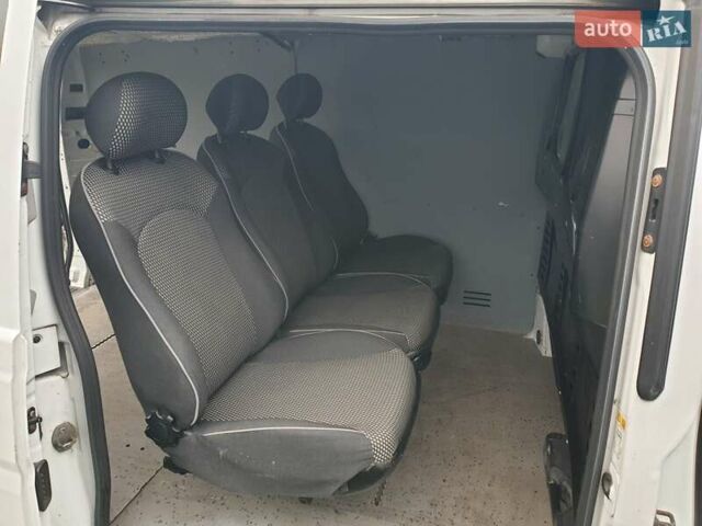 Белый Мерседес Вито, объемом двигателя 2.14 л и пробегом 337 тыс. км за 10900 $, фото 25 на Automoto.ua