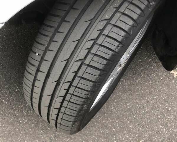 Белый Мерседес Вито, объемом двигателя 2.14 л и пробегом 290 тыс. км за 15200 $, фото 13 на Automoto.ua